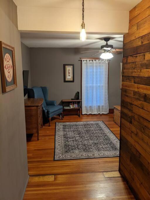 Large Bakery Apartment - Central Downtown Location Fredonia ภายนอก รูปภาพ